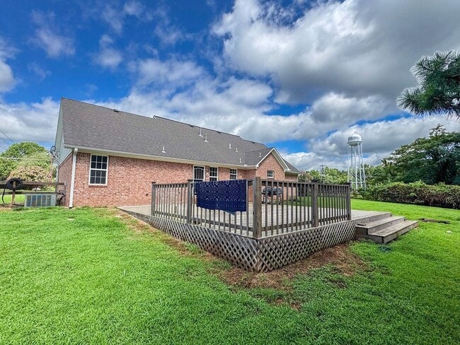 Building Photo - 82 Wilkinsville Rd