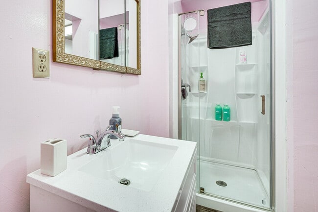 Building Photo - 17777 Camelot Ln