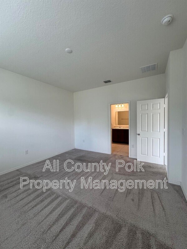 Building Photo - 7163 Cruz Ct