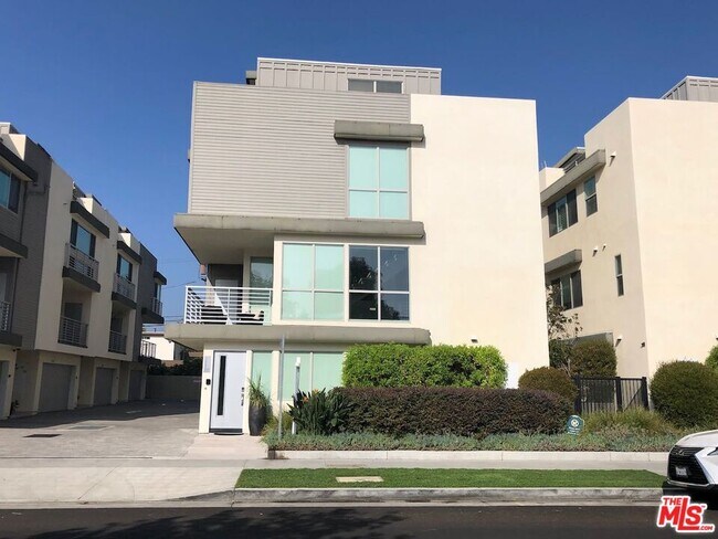 Primary Photo - 12003 Emery Ln