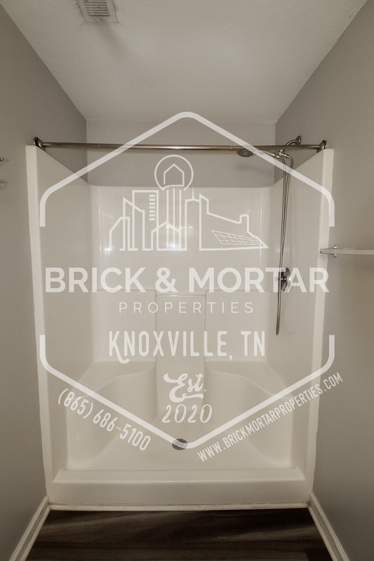 Building Photo - 900 Glendower Way