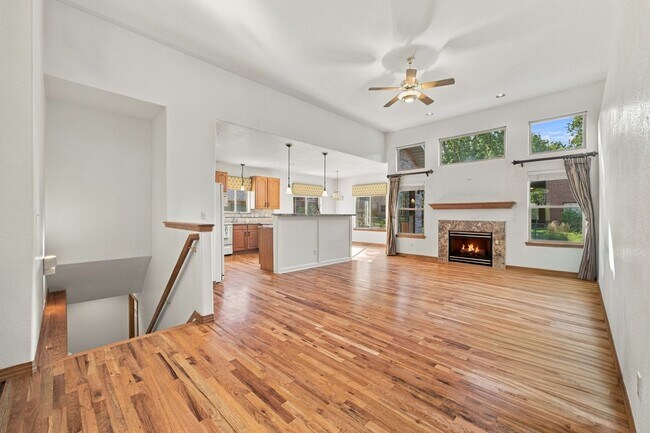 Building Photo - 1075 Yank St
