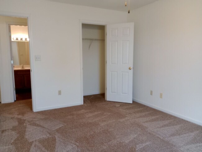 Building Photo - 3527-3529 Prescott Dr.