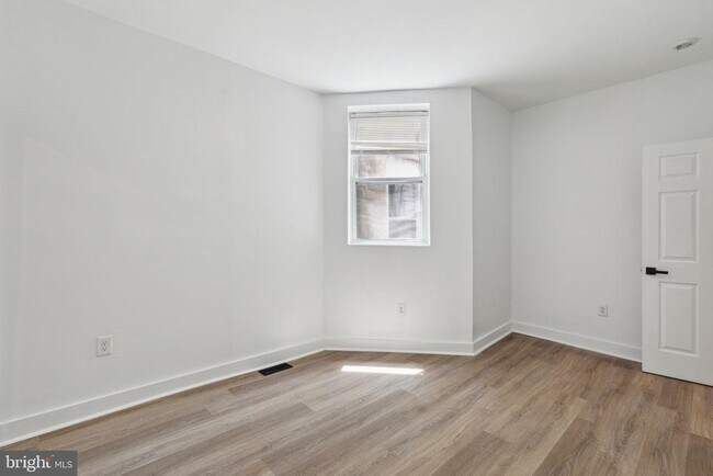 Building Photo - 4928 Walton Ave
