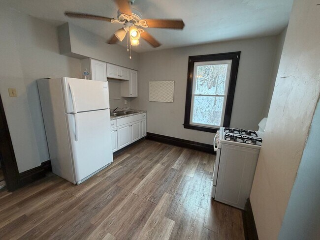 Building Photo - 526 Westinghouse Ave