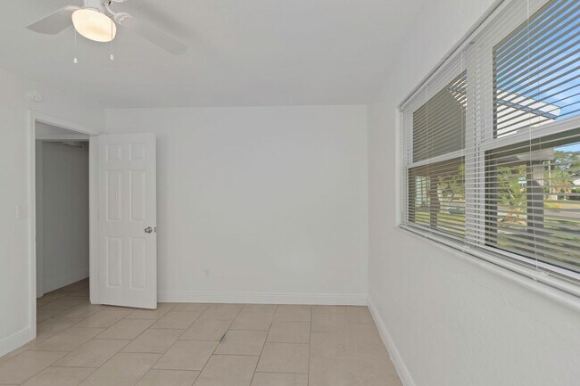 Building Photo - 5148 Tampa Bay Growth Fund 2 LLC