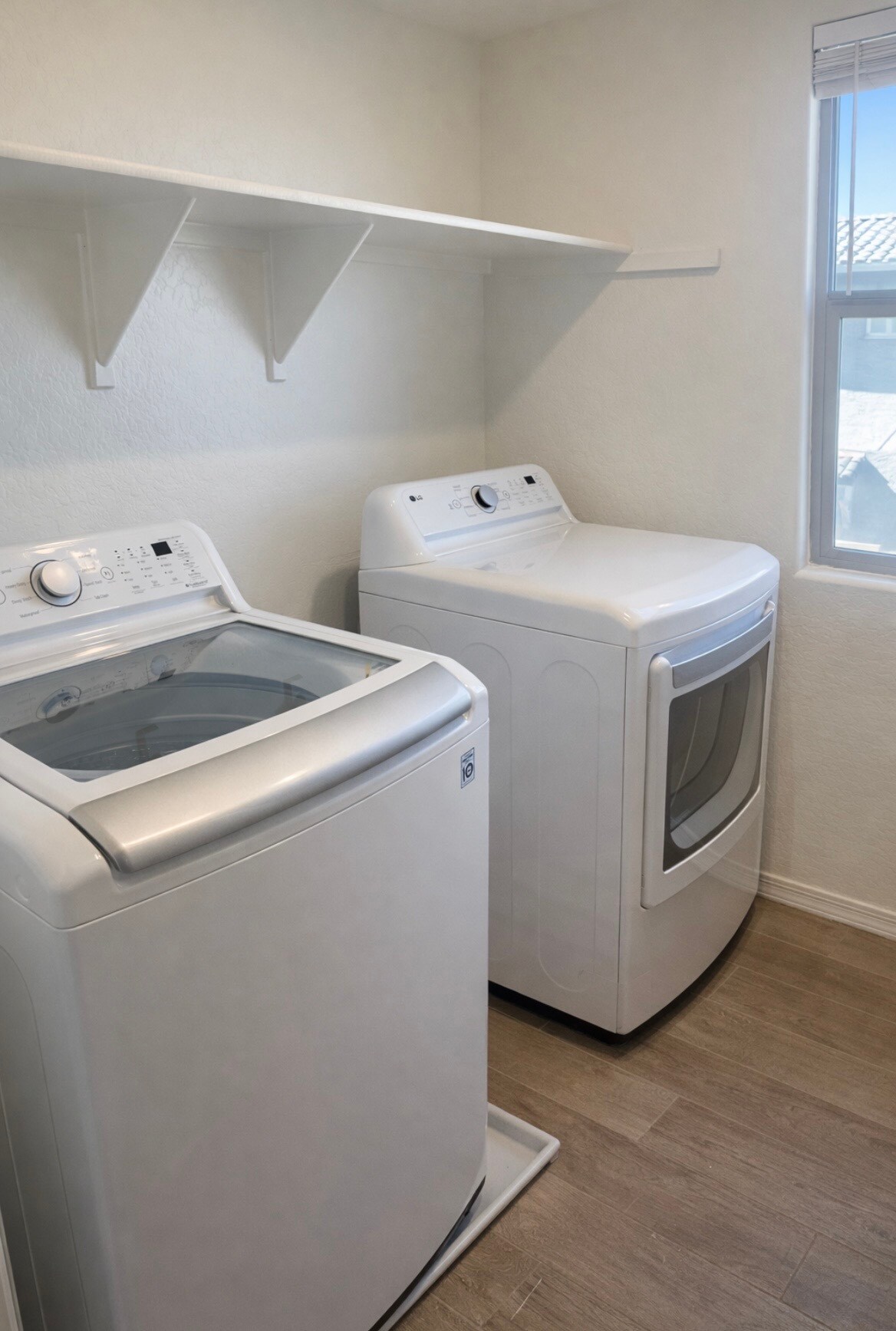 Building Photo - 8337 E Irwin Ave