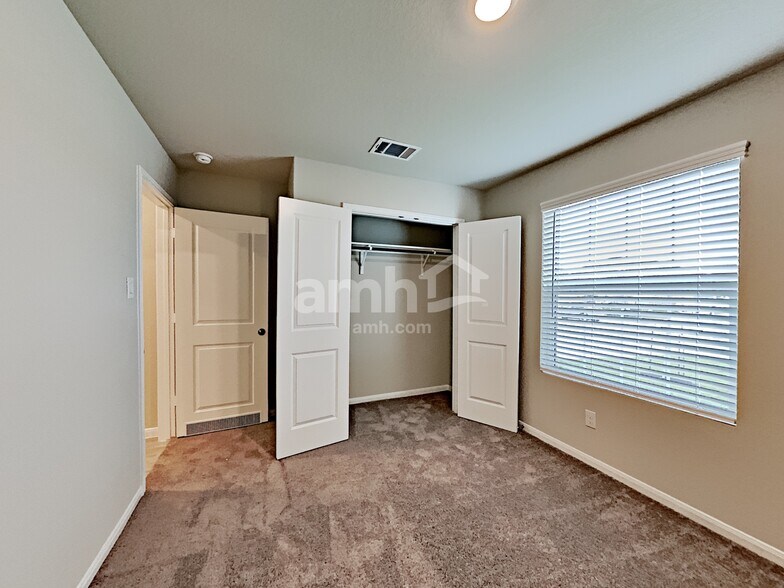 Building Photo - 2708 Iberia Ct