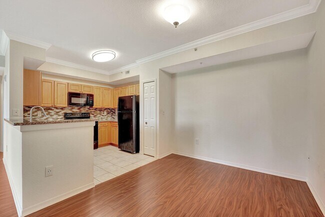 Building Photo - 15055 Michelangelo Blvd