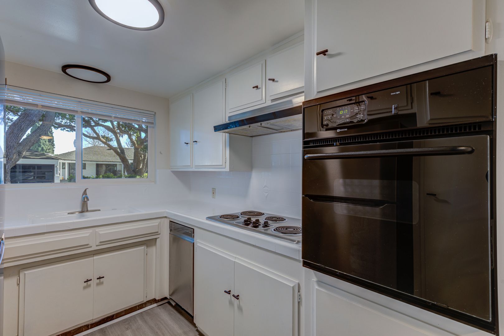 Building Photo - 1645 Beech Ave