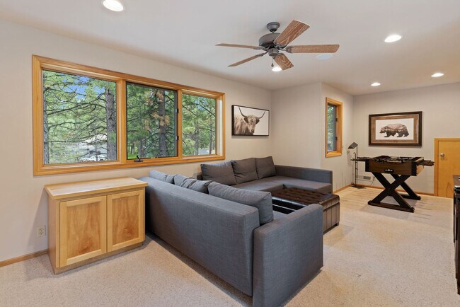 Building Photo - 13370 Spirea