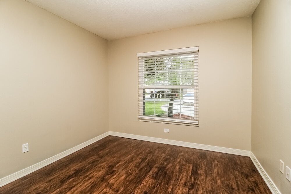 Building Photo - 1215 Creek Woods Cir