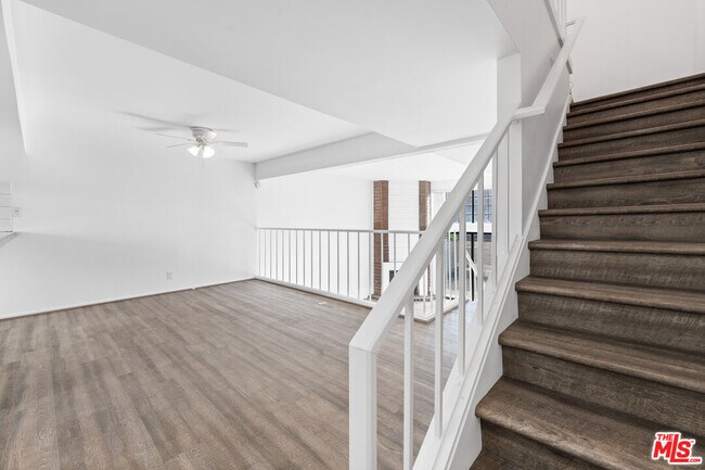 Building Photo - 4640 Glencoe Ave