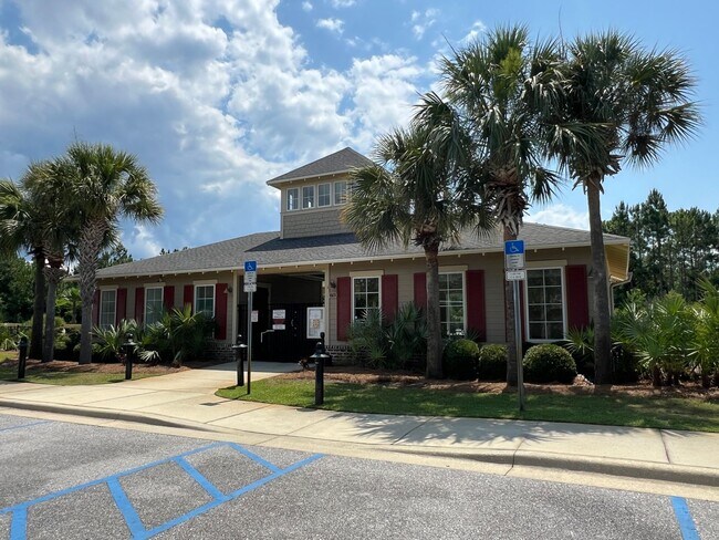 Building Photo - Driftwood Estates 3+ Bedroom Jewel!