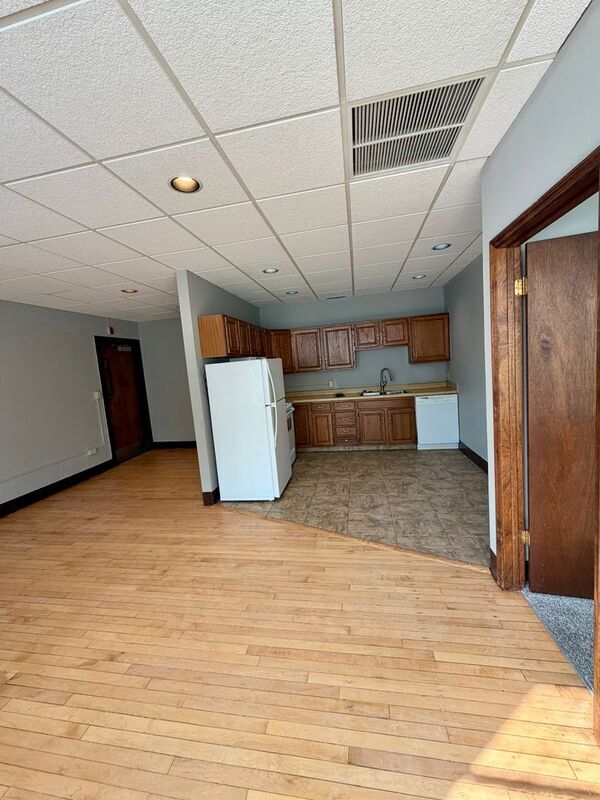 Building Photo - 5402 S 77th St