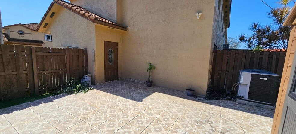 Building Photo - 17362 NW 74th Ave