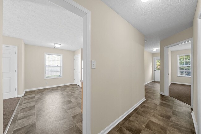 Building Photo - 105 Solid Rock Ct