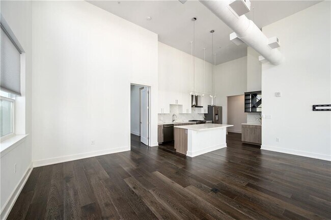 Building Photo - 775 Juniper St NE