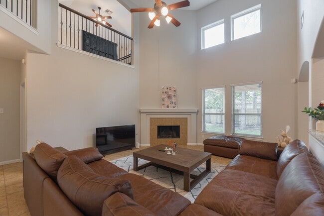 Building Photo - 51 N Marshside Pl
