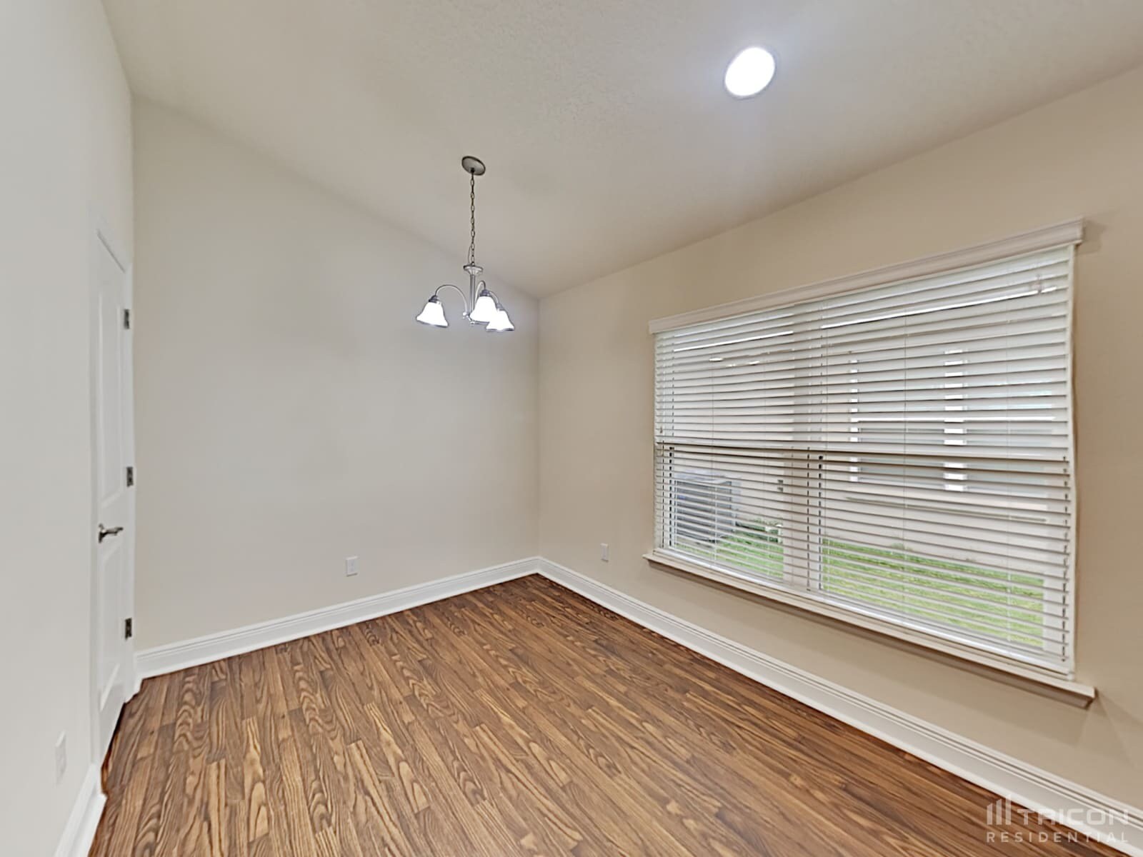Building Photo - 2209 Bexley Dr