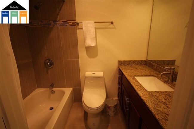 Building Photo - $2990 Stunning Remodeled 2BR/2BA Condo in ...