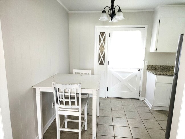 Building Photo - N Kerr Avenue - Duplex home - Move In Read...