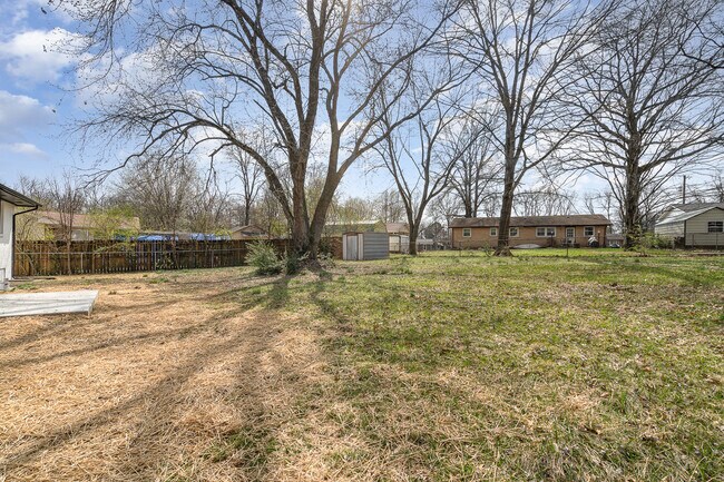 Building Photo - 122 Brookside Dr