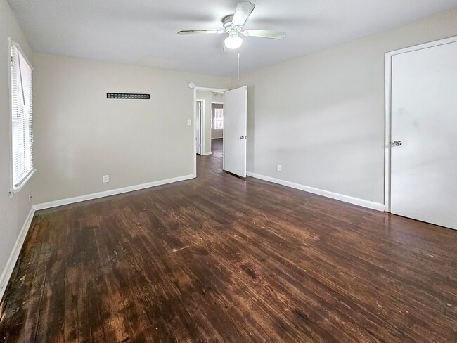 Building Photo - 4-Bedroom Ranch in the Heart of Atlanta – ...