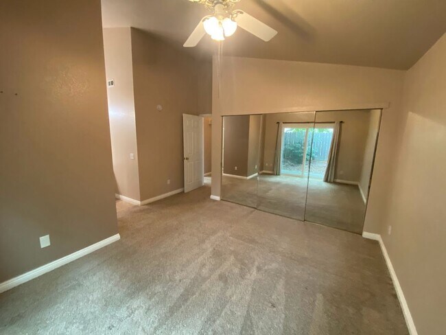 Building Photo - Charming Antelope Home - Open House Tuesday April 28th 4-4:30 PM