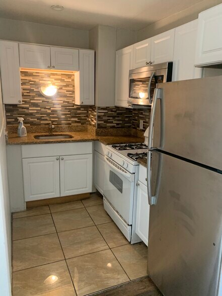 Building Photo - 10 4th Street Pl