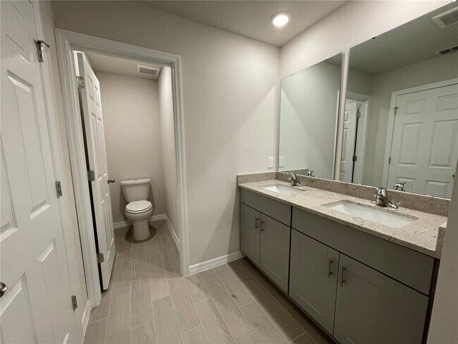 Building Photo - 2484 Sweet Viburnum Wy