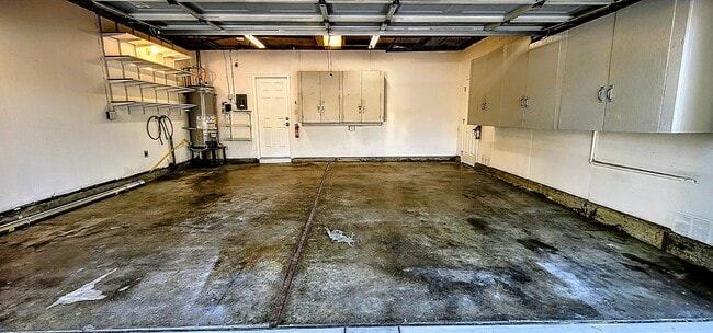 Building Photo - 40825 Robin St