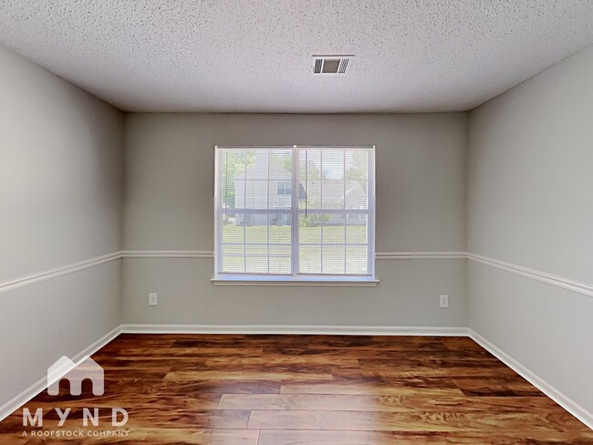 Building Photo - 2369 Sapphire Ct