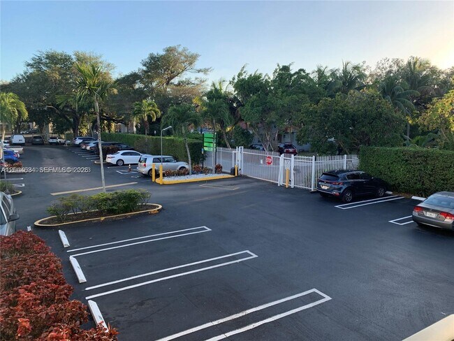 Building Photo - 2460 SW 18th Ave