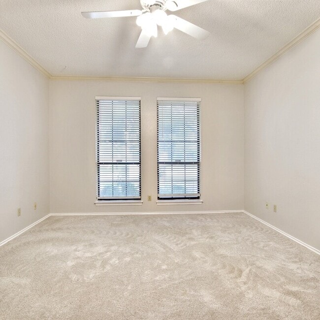 Building Photo - 5725 Ridgerock Ct