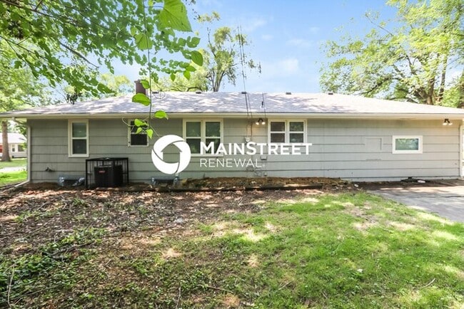 Building Photo - 3 Bedroom Pet-Friendly Home in KANSAS CITY...