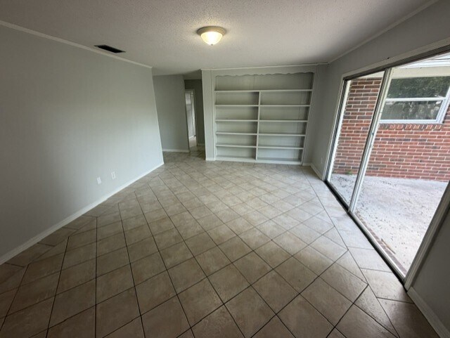 Building Photo - 3850 University Club Blvd