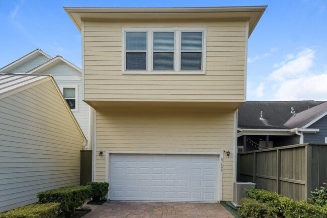 Building Photo - 8724 Kempwood Dr
