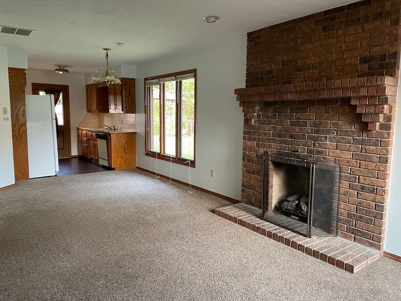 Building Photo - 4034 S Miranda Ct