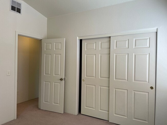 Building Photo - Very Nice Two Story 2 Bedroom 1.5 Bathroom...