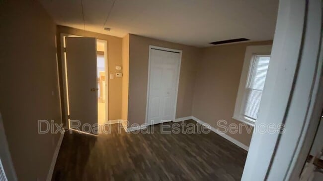 Building Photo - 1326 Campbell Ave