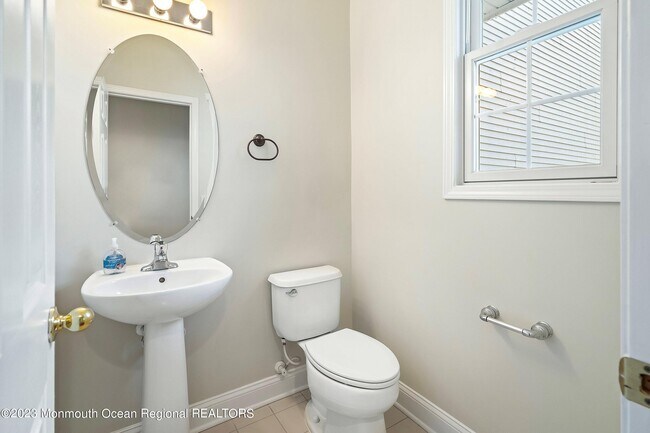 Building Photo - 86 Deepwater Cir