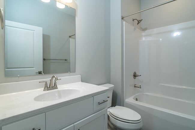 Building Photo - 1528 Crownpoint Dr
