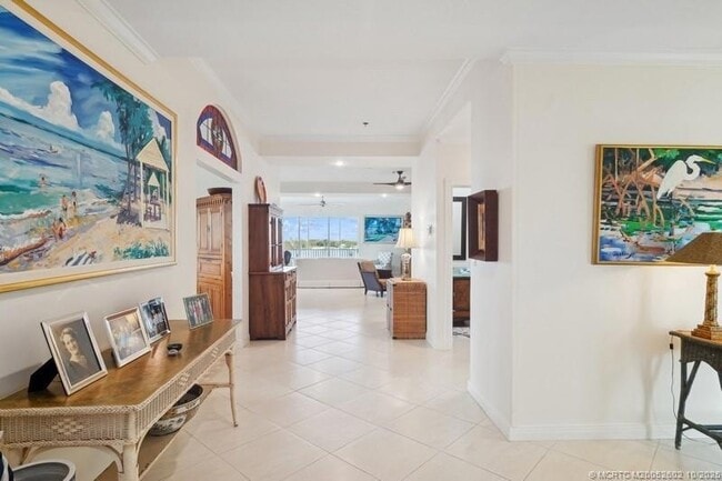 Building Photo - 1130 SW Chapman Way