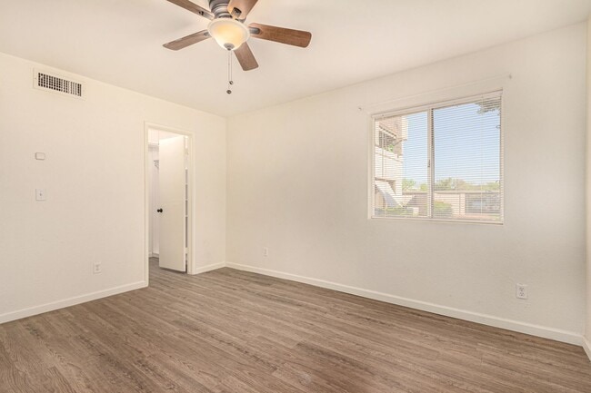 Building Photo - Affordable Luxury in a Gated Community