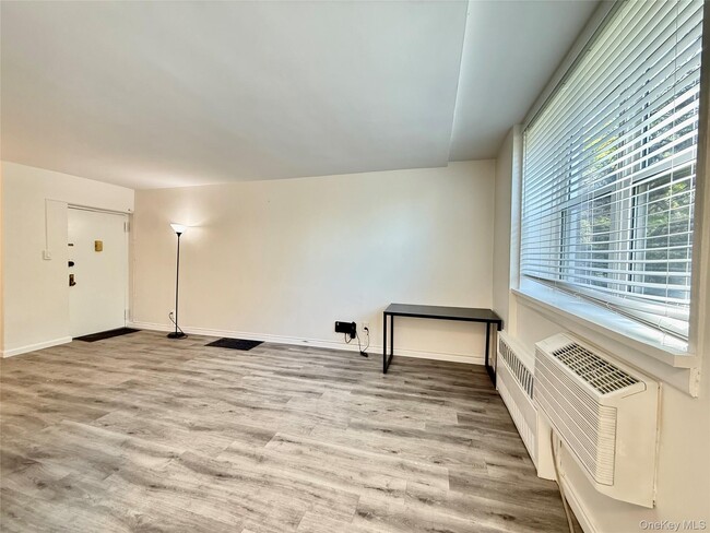 Building Photo - 47-27 Little Neck Pkwy