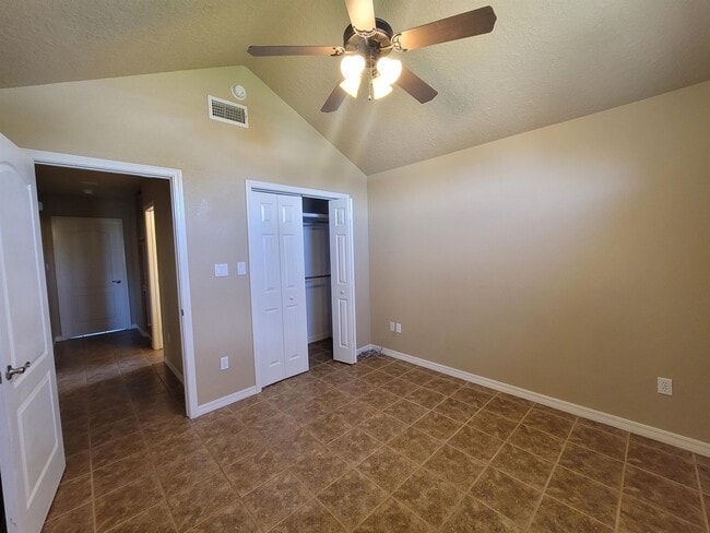 Building Photo - 4520 Sandstone Dr