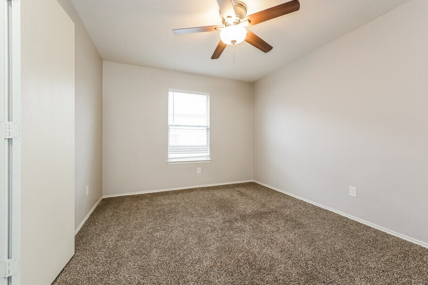 Building Photo - 4931 Winding View Ln