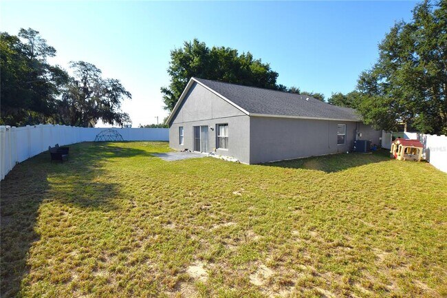 Building Photo - 500 Lake Charles Dr