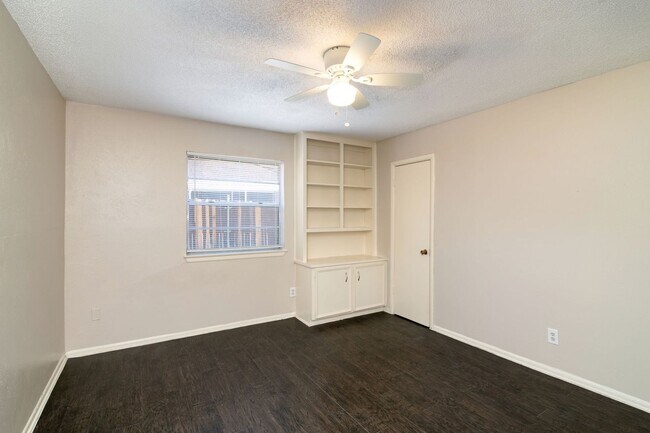 Building Photo - 5302 Wonder Dr